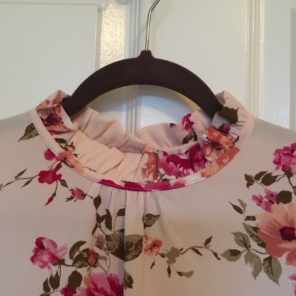 *Bohm Peach & Floral BOHO Blouse. - Picture 2 of 4